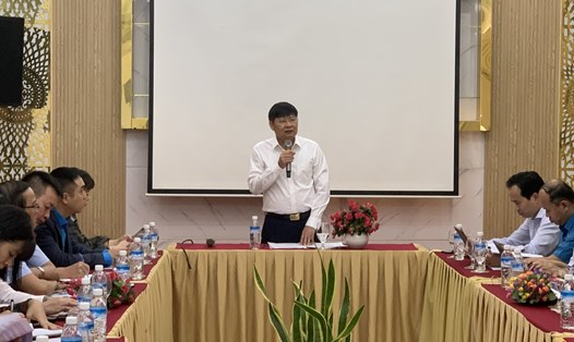 Ông Phan Văn Anh, Phó Chủ tịch Tổng LĐLĐ Việt Nam khảo sát về tình hình quan hệ lao động tại Đà Nẵng và Quảng Nam. Ảnh: Tường Minh