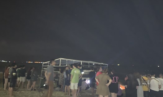 Tìm thấy thi thể du khách bị sóng cuốn trôi khi tắm biển tại TP Quy Nhơn. Ảnh: Hoài Luân