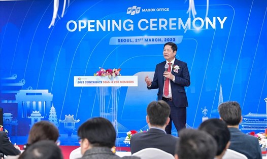 Chủ tịch HĐQT FPT Trương Gia Bình phát biểu trong lễ khai trương văn phòng thứ hai của FPT tại Hàn Quốc. Ảnh: Vân Anh
