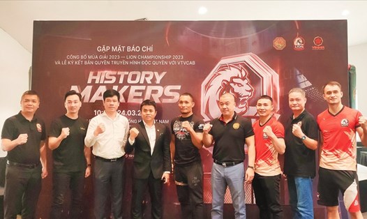 Trần Quang Lộc (đứng giữa) sẽ đấu võ sĩ đến từ Trung Quốc là Lý Tiểu Long ở sự kiện khai mạc Lion Championship 2023 vào ngày 1.4 tới. Ảnh: Lê Vinh