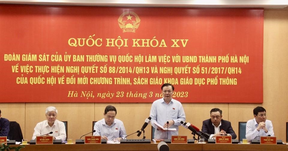 Bí thư Thành ủy Hà Nội Đinh Tiến Dũng phát biểu tại buổi làm việc. Ảnh: VPQH