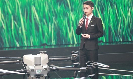 Anh Nguyễn Văn Thiên Vũ - Công ty CP thiết bị bay AgriDrone Việt Nam, Gương mặt trẻ Việt Nam tiêu biểu năm 2022. Ảnh: Nhân vật cung cấp