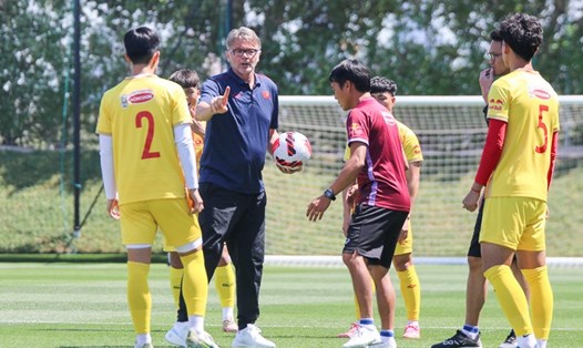 Huấn luyện viên Troussier đã rút kinh nghiệm với các cầu thủ U23 Việt Nam. Ảnh: VFF