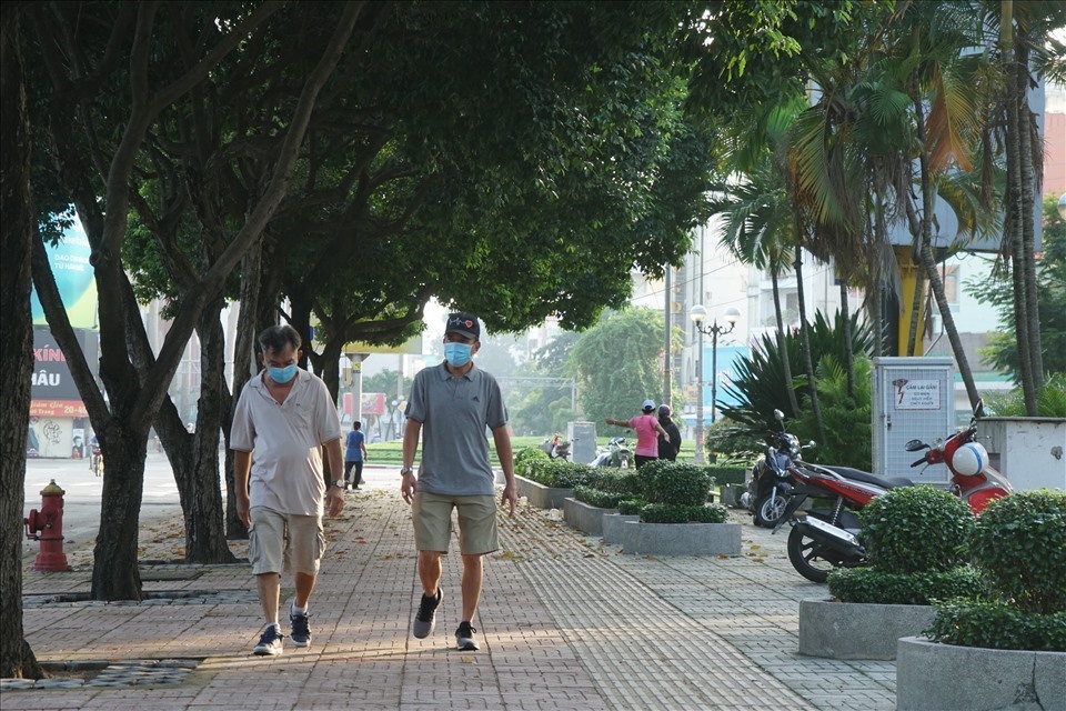 Tập thể dục, tâm trạng vui vẻ là một trong những thói quen giúp trường thọ của người Nhật Bản. Ảnh: Ngọc Lê