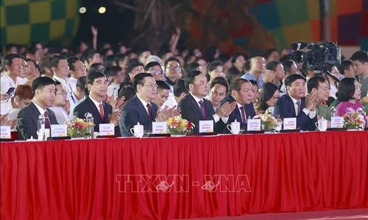 Chủ tịch Quốc hội Vương Đình và đại biểu dự khai mạc. Ảnh: Doãn Tấn/TTXVN