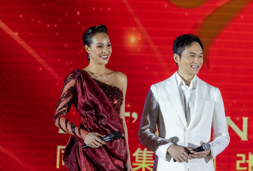 Siêu mẫu Phương Mai hào hứng khi hội ngộ với nam tài tử TVB. Ảnh: Nhân vật cung cấp