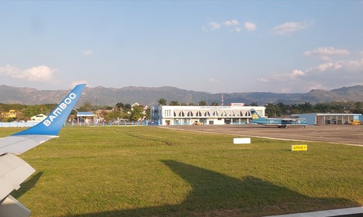 Hiện chỉ còn hãng Bamboo Airways duy trì các chuyến bay đi/đến Sân bay Điện Biên. Ảnh: Thanh Bình