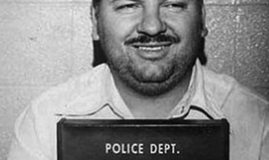 “Hề sát nhân” Gary bị bắt giữ năm 1978. Ảnh: FBI
