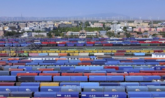 Các chuyến tàu chở hàng từ Trung Quốc đi châu Âu tại Khu tự trị Tân Cương, tây bắc Trung Quốc, tháng 9.2022. Ảnh: Xinhua
