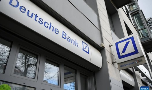 Deutsche Bank đang phải chịu những áp lực không nhỏ dưới tâm lý từ giới đầu tư. 	Ảnh: Xinhua