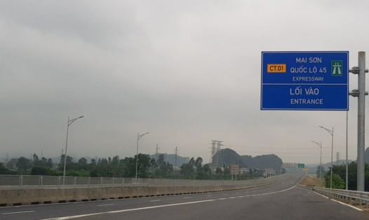 Tuyến cao tốc Mai Sơn-QL45 dài 63,37km hiện đã hoàn thành khoảng 90% khối lượng toàn tuyến. Ảnh: Diệu Anh