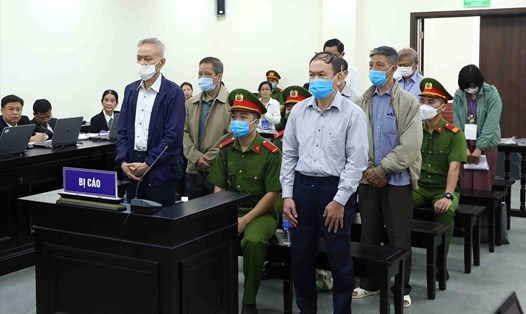Các bị cáo tại phiên toà sơ thẩm vụ án liên quan đến cựu Thứ trưởng Bộ Y tế Cao Minh Quang. Ảnh: Việt Dũng