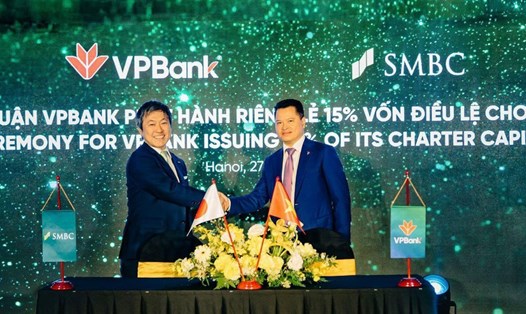 Sáng 27.3, VPBank tổ chức lễ kí kết bán 15% cổ phần cho đối tác ngoại là SMBC. Ảnh: Lan Hương