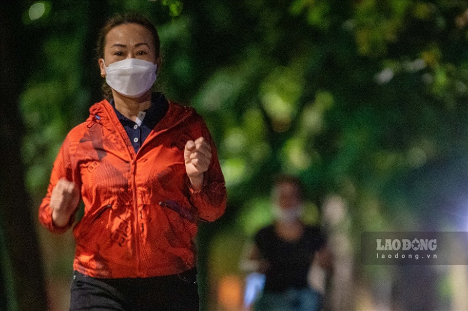 Không nên tập thể dục vào sát giờ đi ngủ. Ảnh: Minh Ánh