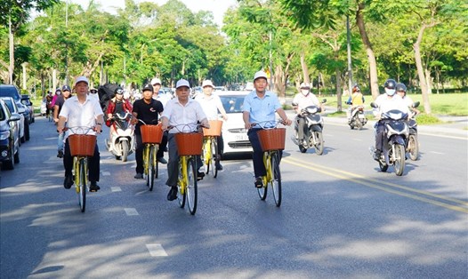 Xe đạp công cộng là phương tiện lý tưởng cho xu hướng giao thông xanh, du lịch xanh và sự phát triển chung bền vững của địa phương. Ảnh: Quảng An.