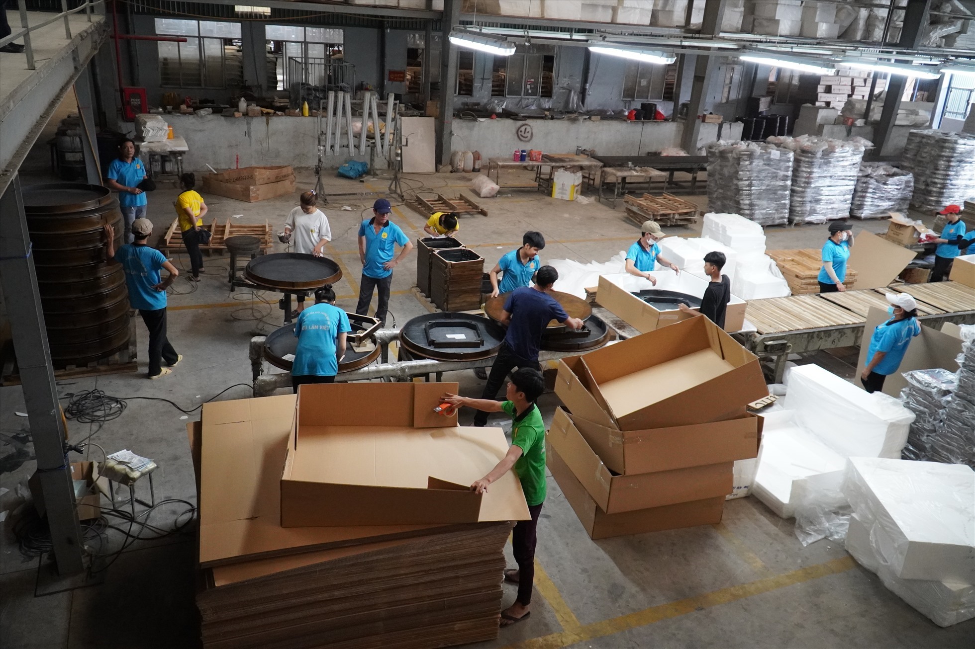 Công nhân ngành gỗ ở Đồng Nai gặp nhiều khó khăn do tình trạng thiếu đơn hàng. Ảnh: Hà Anh Chiến