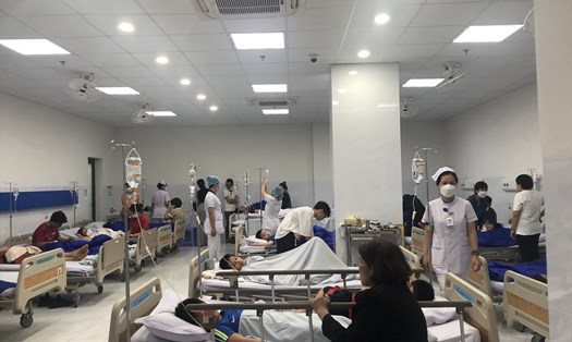 Nhiều học sinh nhập viện sau khi sử dụng thực phẩm tại Khánh Hòa. Ảnh Trần Hiền