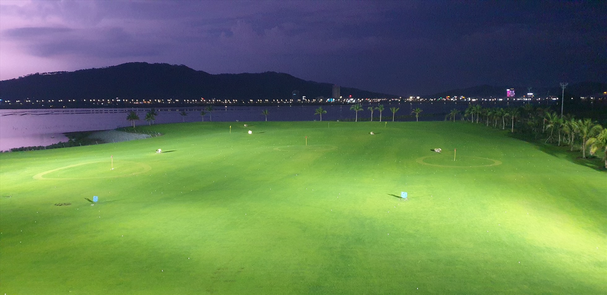 Sân golf Tuần Châu. Ảnh: Nguyễn Hùng