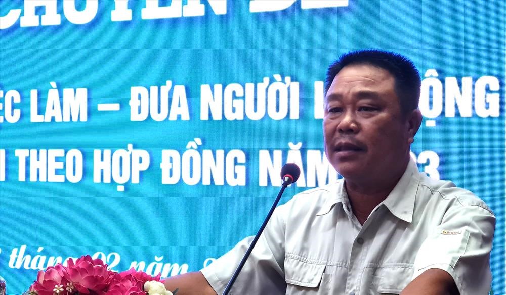 Ông Nguyễn Thanh Tâm, thị xã Giá Rai, tỉnh Bạc Liêu có con đi xuất khẩu lao động chia sẻ những kinh nghiệm. Ảnh: Nhật Hồ