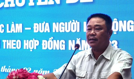 Ông Nguyễn Thanh Tâm, thị xã Giá Rai, tỉnh Bạc Liêu có con đi xuất khẩu lao động chia sẻ những kinh nghiệm. Ảnh: Nhật Hồ