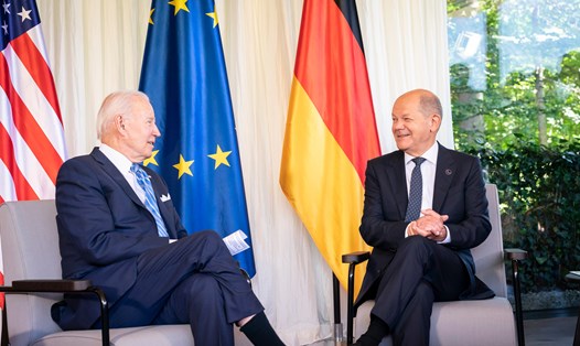 Tổng thống Mỹ Joe Biden (trái) và Thủ tướng Đức Olaf Scholz. Ảnh: Twitter Thủ tướng Đức