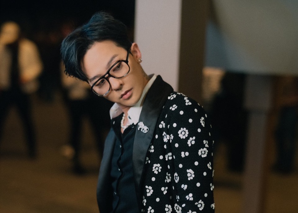 Lí do G-Dragon vẫn hút fan dù 5 năm chỉ ra một sản phẩm mới