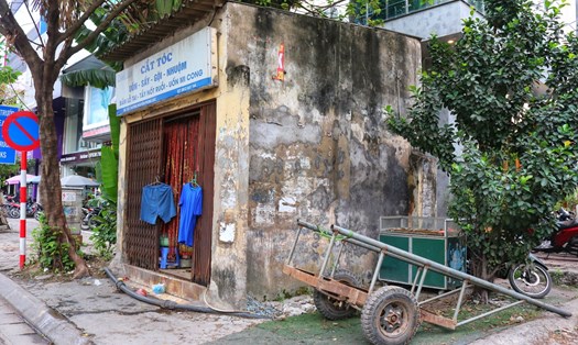 Ngôi nhà siêu nhỏ không có nhà vệ sinh trên đường Nguyễn Phong Sắc (quận Cầu Giấy, Hà Nội). Ảnh: Lan Nhi
