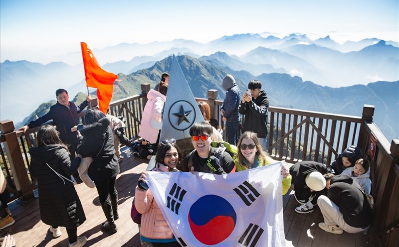 Sun World Fansipan Legend triển khai chương trình giảm giá vé từ 15% đến 50% áp dụng với tất cả du khách. Ảnh:: Hà