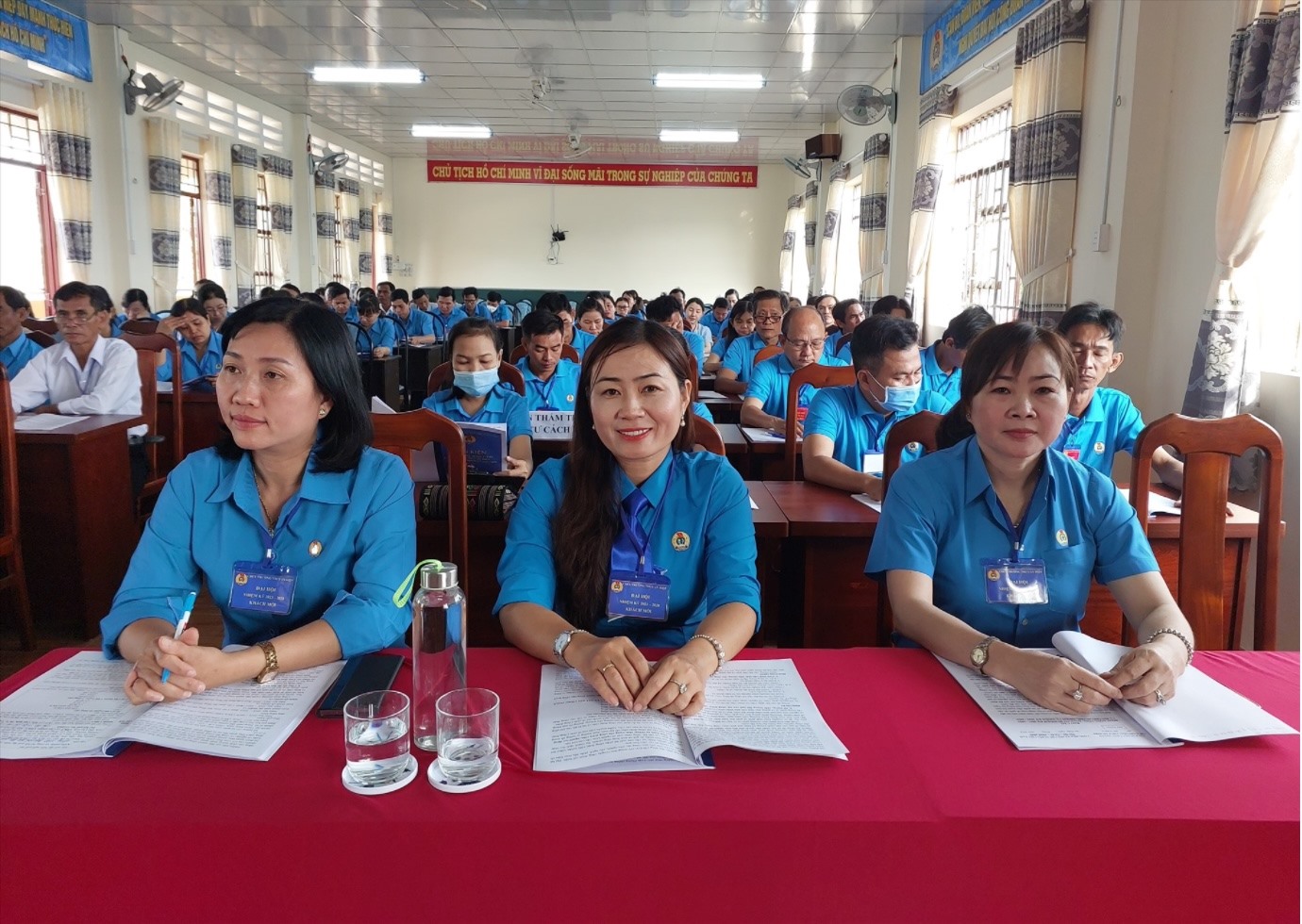 Lãnh đạo LĐLĐ tỉnh Sóc Trăng, Huyện ủy Châu Thành đến dự Đại hội. Ảnh: Anh Khoa