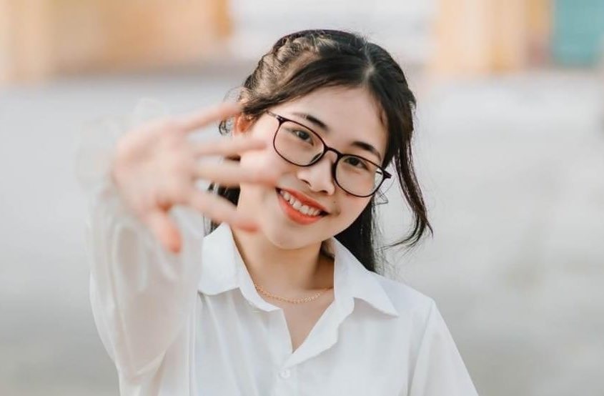 Nữ sinh giành được 10 điểm môn Văn trong kỳ thi tốt nghiệp THPT năm 2022. Ảnh: Nhân vật cung cấp