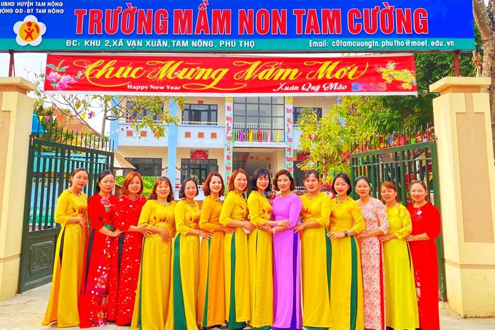 Công đoàn cơ sở Trường Mầm non Tam Cường hưởng ứng Tuần lễ áo dài năm 2023. Ảnh: Nguyễn Huỳ