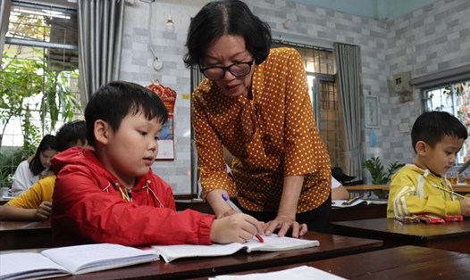 Lớp học đầy tình thương dành cho các học trò nhỏ có hoàn cảnh khó khăn tại Đà Nẵng của cô giáo Đào Thị Nhung. Ảnh: Nguyễn Linh