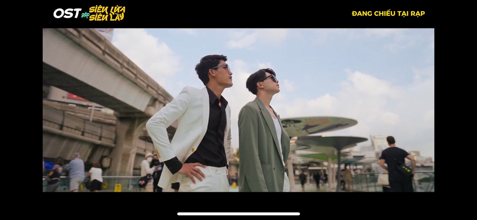 Mạc Văn Khoa - Anh Tú trong MV nhạc phim "Siêu lừa gặp siêu lầy". Ảnh: Đoàn phim.