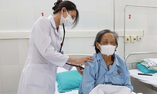 Mỗi ngày, Bệnh viện đa khoa tỉnh Quảng Ninh tiếp nhận từ 5-7 bệnh nhân điều trị nội trú do mắc cúm. Ảnh: Bệnh viện Đa khoa Quảng Ninh