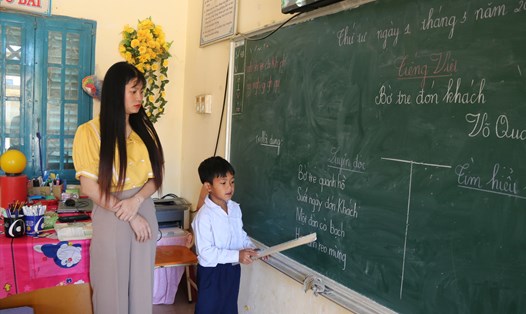 Công tác duy trì sĩ số lớp học ở huyện Tu Mơ Rông gặp nhiều khó khăn. Ảnh Thanh Tuấn