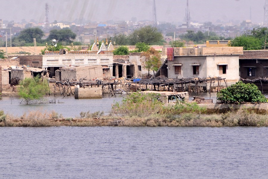 Khu vực bị ngập lụt ở huyện Jamshoro, tỉnh Sindh, Pakistan năm 2022. Ảnh: Xinhua
