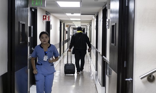 Một bệnh nhân nước ngoài trong bệnh viện Oasis of Hope ở Tijuana, bang Baja California, Mexico. Ảnh: AFP