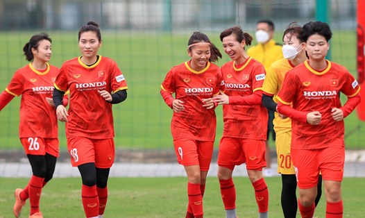 Tiền đạo Huỳnh Như (giữa) không góp mặt danh sách tập trung của tuyển nữ Việt Nam do đang thi đấu tại Lank FC. Ảnh:  Minh Dân