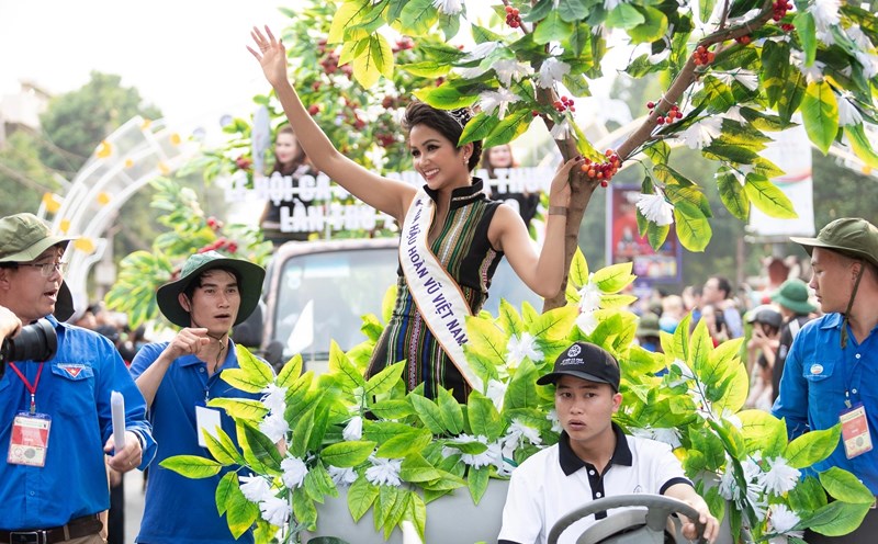 Hoa hậu H'Hen Niê tiếp tục đồng hành cùng Lễ hội Cà phê. Ảnh: BTC.