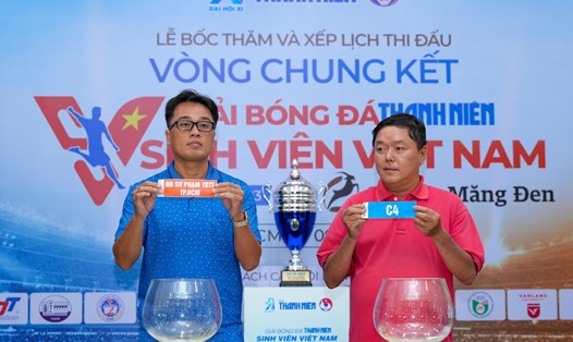 Bốc thăm chia bảng giải bóng đá Thanh Niên Sinh viên Việt Nam. Ảnh: Độc Lập