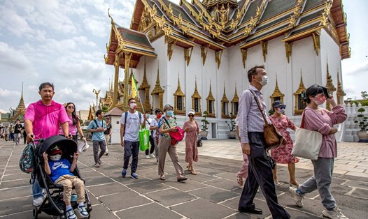 Du khách Trung Quốc tham quan ở Bangkok, Thái Lan. Ảnh: Xinhua