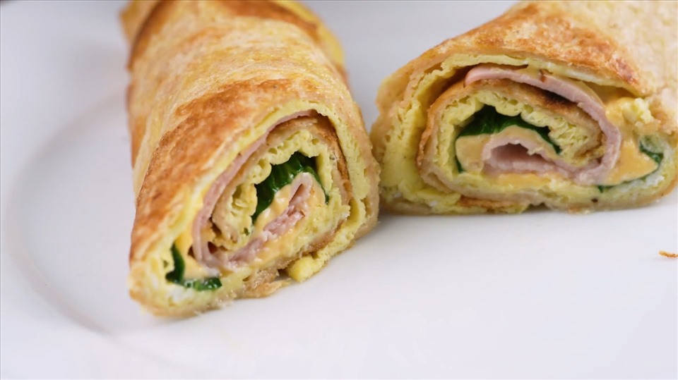 Bánh Tortilla cuộn thịt nguội là sự lựa chọn hoàn hảo cho bữa sáng của cả gia đình dịp cuối tuần. Ảnh: Quốc Chung