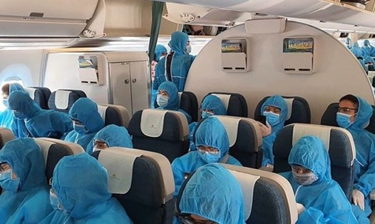 Một chuyến bay giải cứu đưa công dân Việt Nam về nước. Ảnh: Bộ Ngoại giao
