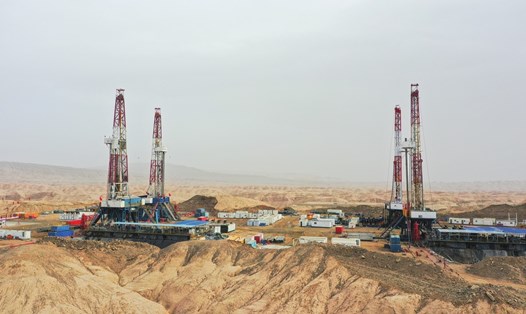 Giàn thử nghiệm khai thác khí đá phiến do PetroChina vận hành ở tỉnh Thanh Hải, Trung Quốc ngày 28.3.2022. Ảnh: CNS