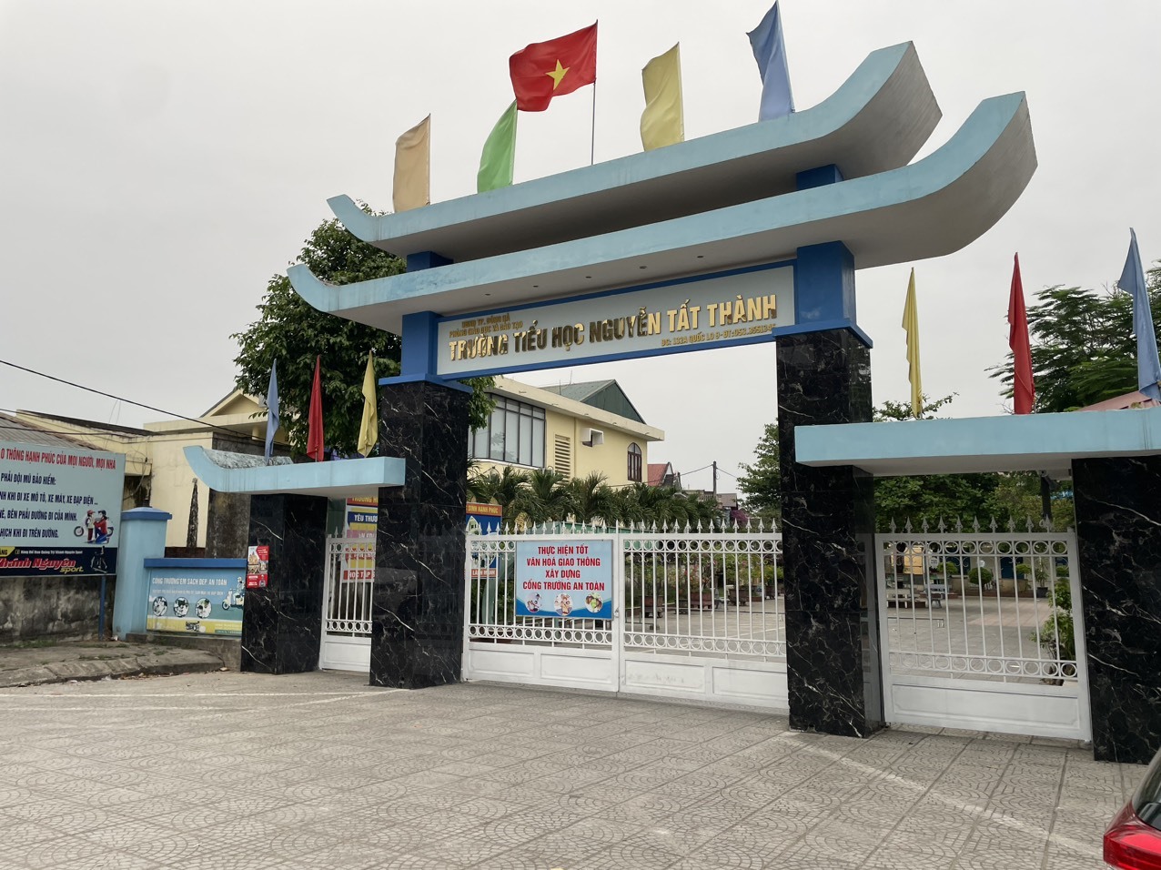 Trường Tiểu học Nguyễn Tất Thành - nơi nhiều giáo viên tham gia dạy học sinh khuyết tật nhưng chưa có chế độ hỗ trợ. Ảnh: Hưng Thơ