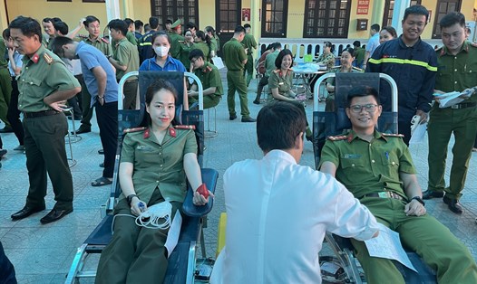 Hơn 260 cán bộ, chiến sĩ Công an tỉnh Thừa Thiên - Huế tham gia hiến máu cứu người. Ảnh: Công an cung cấp.