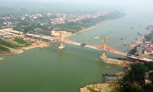 Cầu Vĩnh Phú bắc qua sông Lô nối tỉnh Vĩnh Phúc và tỉnh Phú Thọ. Ảnh: Tô Công.