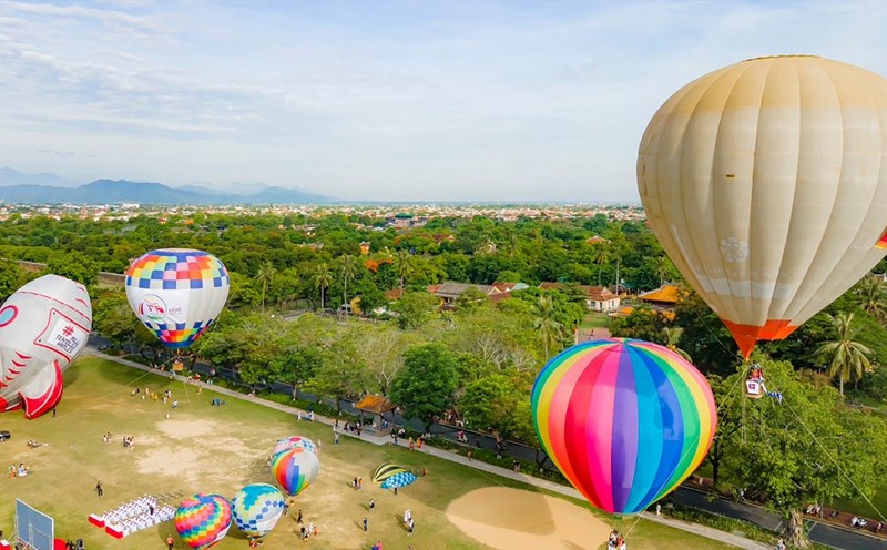 Bình Định tổ chức lễ hội khinh khí cầu quốc tế lần đầu tiên tại TP Quy Nhơn. Ảnh: Ngọc Ngọc