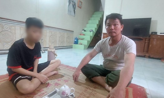 Gia đình anh Bùi Văn Thăn có 2 người con mắc căn bệnh tan máu bẩm sinh. Ảnh: Minh Nguyễn
