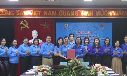 LĐLĐ tỉnh Cao Bằng và Tỉnh đoàn Thanh niên vừa ký kết Chương trình phối hợp giai đoạn 2023 - 2028. Ảnh: Phương Thảo